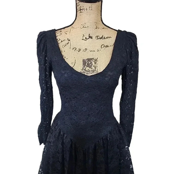 SCARLETT's Vintage 80s Lace Gothic Witchy Grunge Dress - Picture 7 of 13